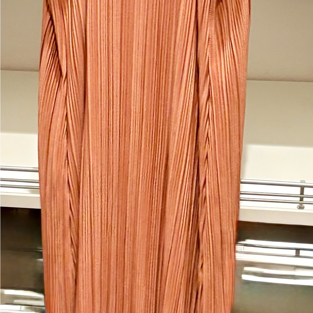 Dress - Picture 2 of 5